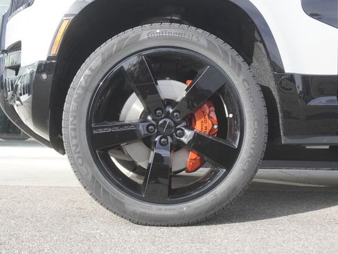 New 2026 Land Rover Defender 110 X image 34