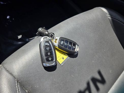 Used 2023 Hyundai Kona Limited image 19