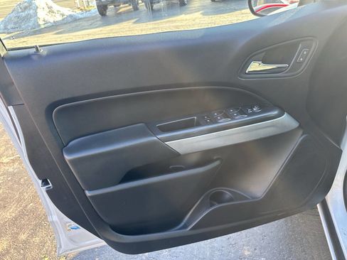 Used 2021 Chevrolet Colorado LT image 13