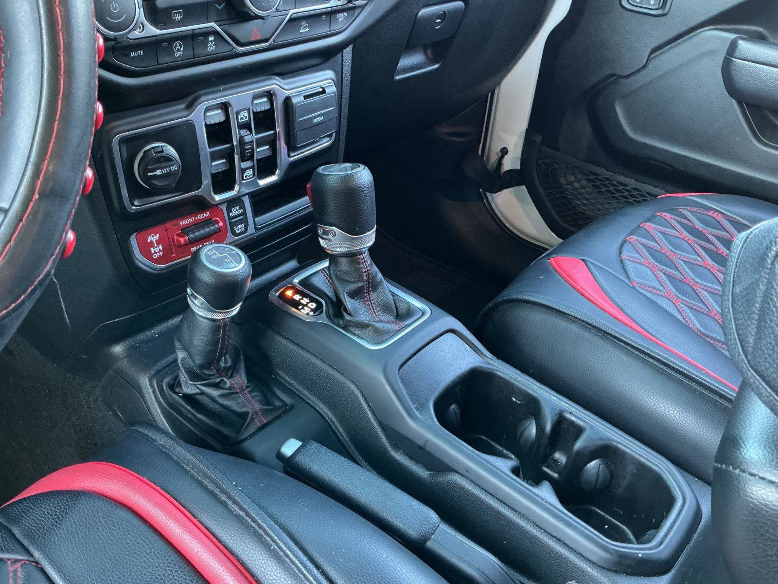 Used 2022 Jeep Wrangler Unlimited Rubicon AWD/4WD image 21