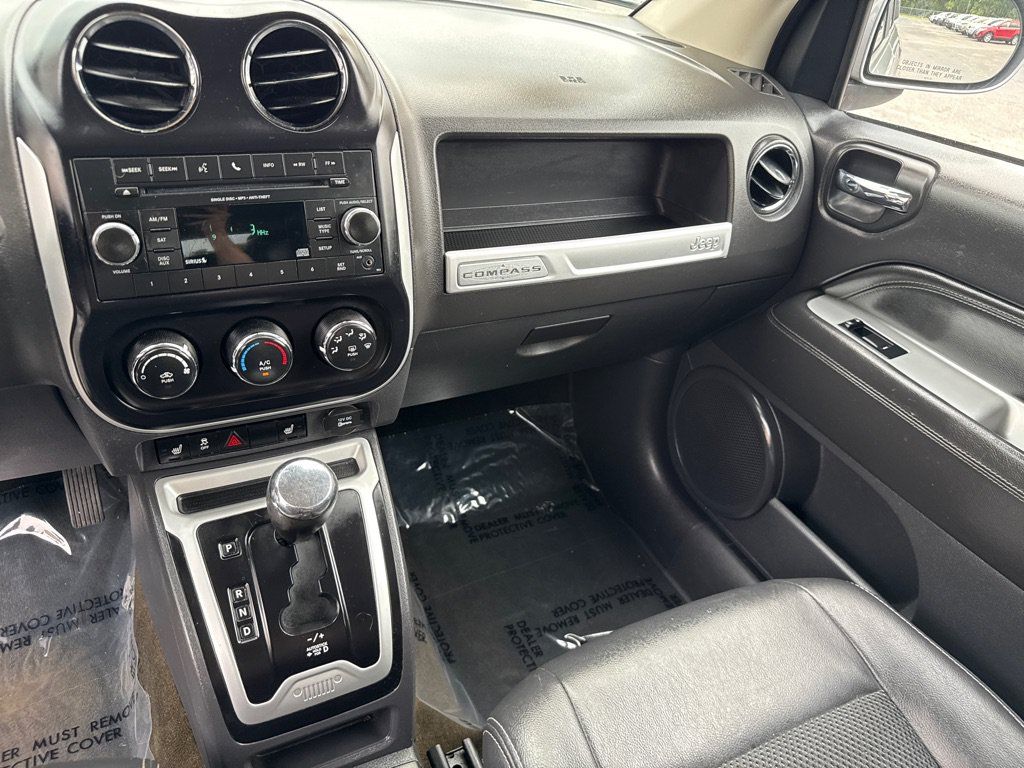 Used 2016 Jeep Compass Latitude AWD/4WD image 13