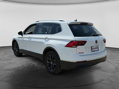 Used 2024 Volkswagen Tiguan SE AWD/4WD image 8