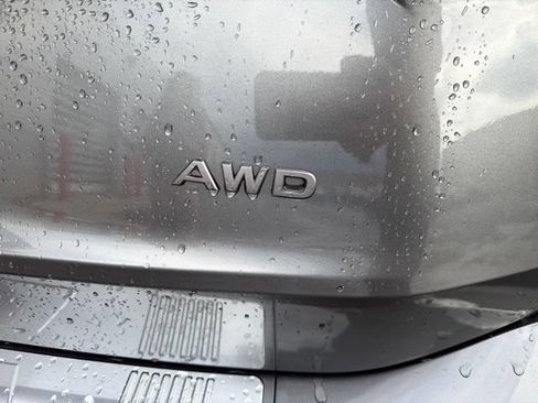 Used 2025 Nissan Rogue SV AWD/4WD image 9