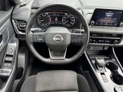 Used 2025 Nissan Rogue SV AWD/4WD image 28