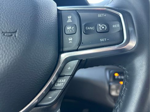 Used 2024 RAM 1500 Laramie AWD/4WD image 15