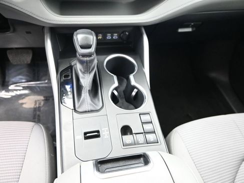 Used 2023 Toyota Highlander L image 23