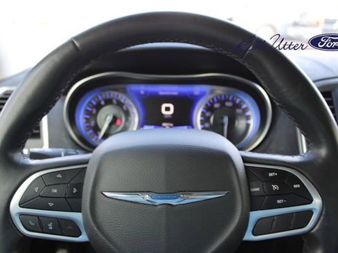 Used 2021 Chrysler 300 Touring w/ Sport Appearance Package image 10