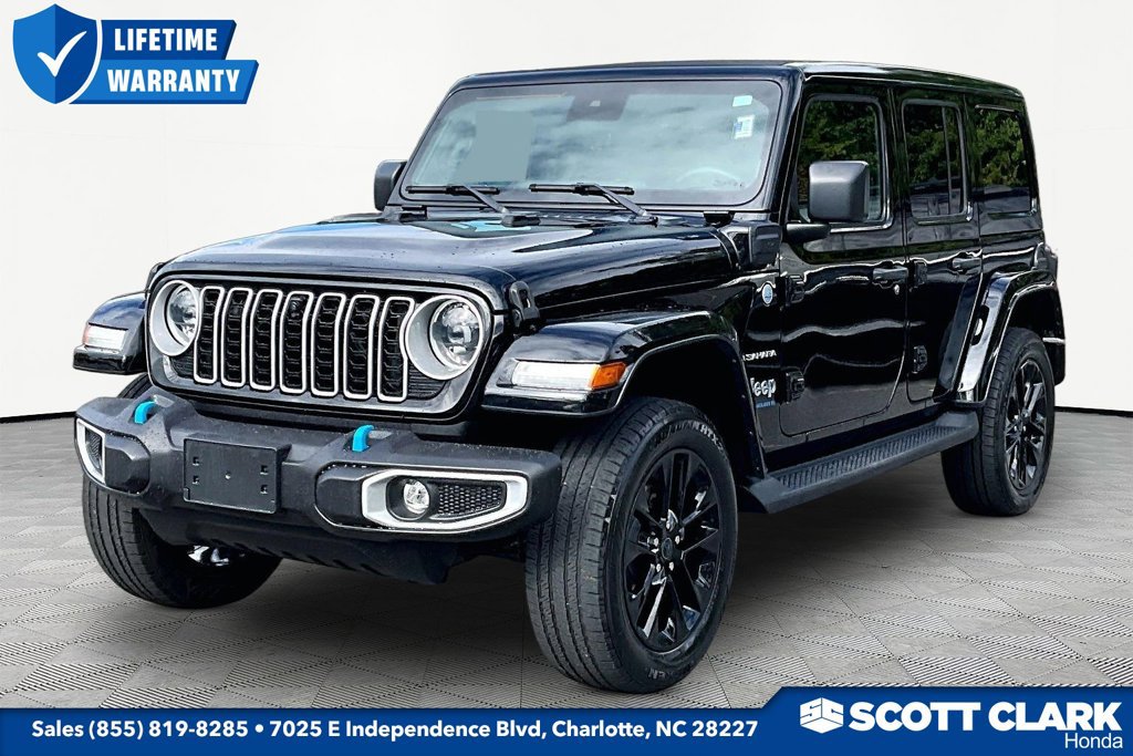 Used 2024 Jeep Wrangler Unlimited Sahara w/ Technology Group AWD/4WD image 3