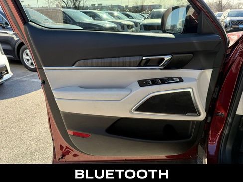 Certified 2023 Kia Telluride EX w/ EX Captain's Chair Package image 7