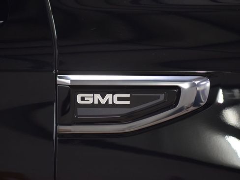 Used 2024 GMC Yukon AT4 AWD/4WD image 16