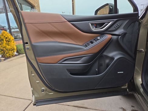 Used 2023 Subaru Forester Touring image 15