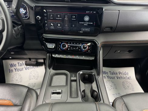 Used 2025 GMC Sierra 2500 AT4 image 27