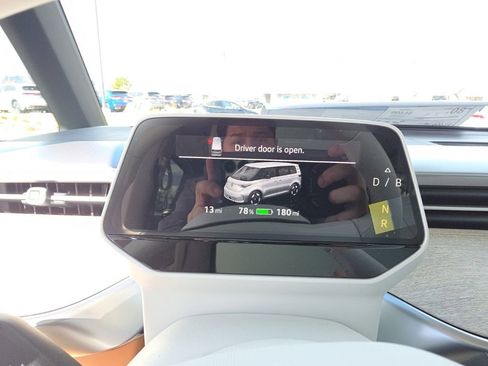 New 2025 Volkswagen ID. Buzz Pro S Plus image 18