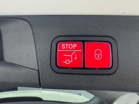 Used 2022 Mercedes-Benz GLB 250 image 38