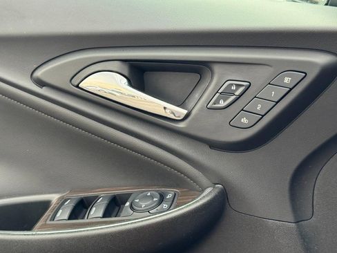 Used 2025 Chevrolet Malibu LT FWD image 24