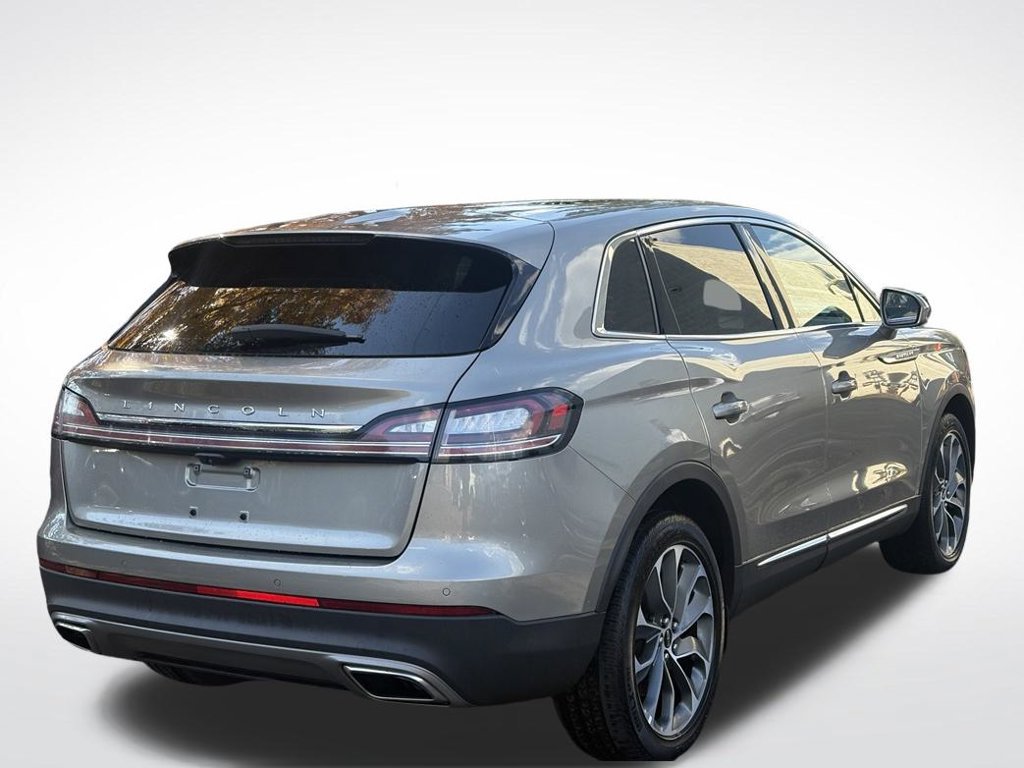 Used 2023 Lincoln Nautilus Reserve w/ Luxury Package AWD/4WD image 4