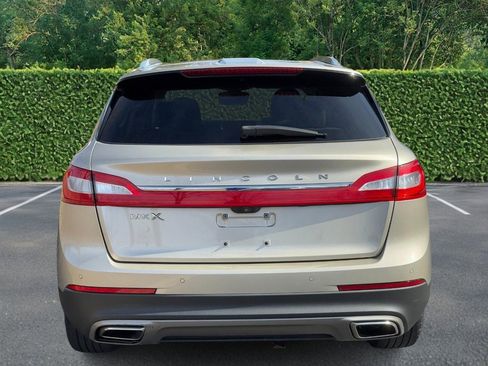Used 2017 Lincoln MKX Select w/ Lincoln MKX Climate Package image 8