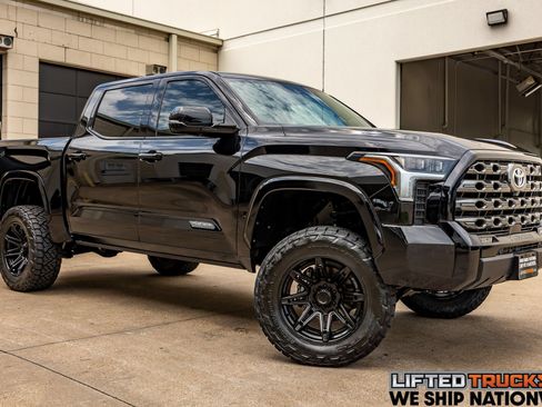 Used 2022 Toyota Tundra Platinum AWD/4WD image 1