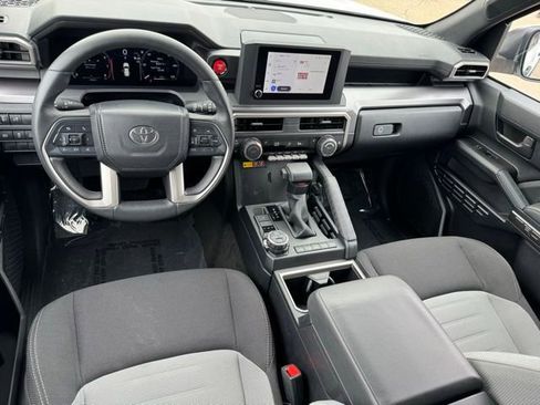 Certified 2025 Toyota 4Runner TRD Off-Road image 9