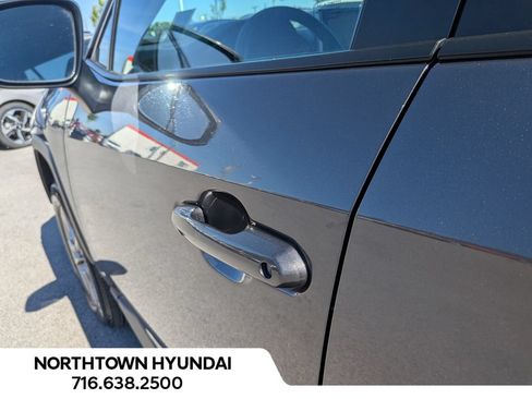 Used 2025 Toyota RAV4 XLE AWD/4WD image 37