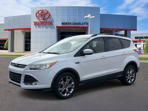 Used 2014 Ford Escape SE w/ Equipment Group 201A FWD image 3