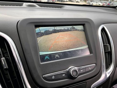 Used 2018 Chevrolet Equinox LT image 21