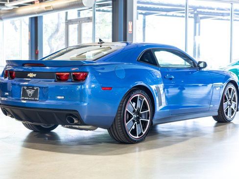 Used 2013 Chevrolet Camaro SS w/ Hot Wheels Special Edition RWD image 6