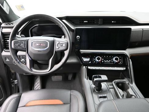 Used 2025 GMC Sierra 1500 AT4 w/ AT4 Premium Package AWD/4WD image 13