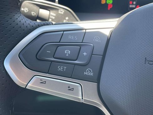New 2026 Volkswagen Tiguan SE R-Line FWD image 21