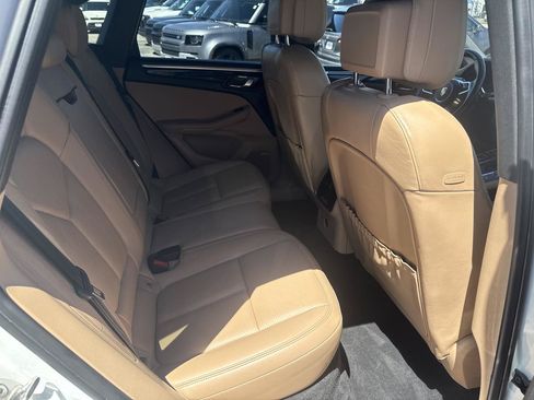 Used 2019 Porsche Macan AWD/4WD image 19