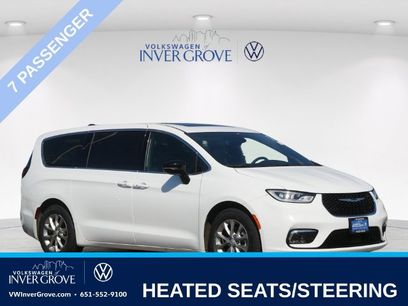 Used 2026 Chrysler Pacifica Limited