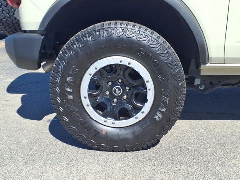 Used 2025 Ford Bronco 2-Door w/ Sasquatch Package image 7