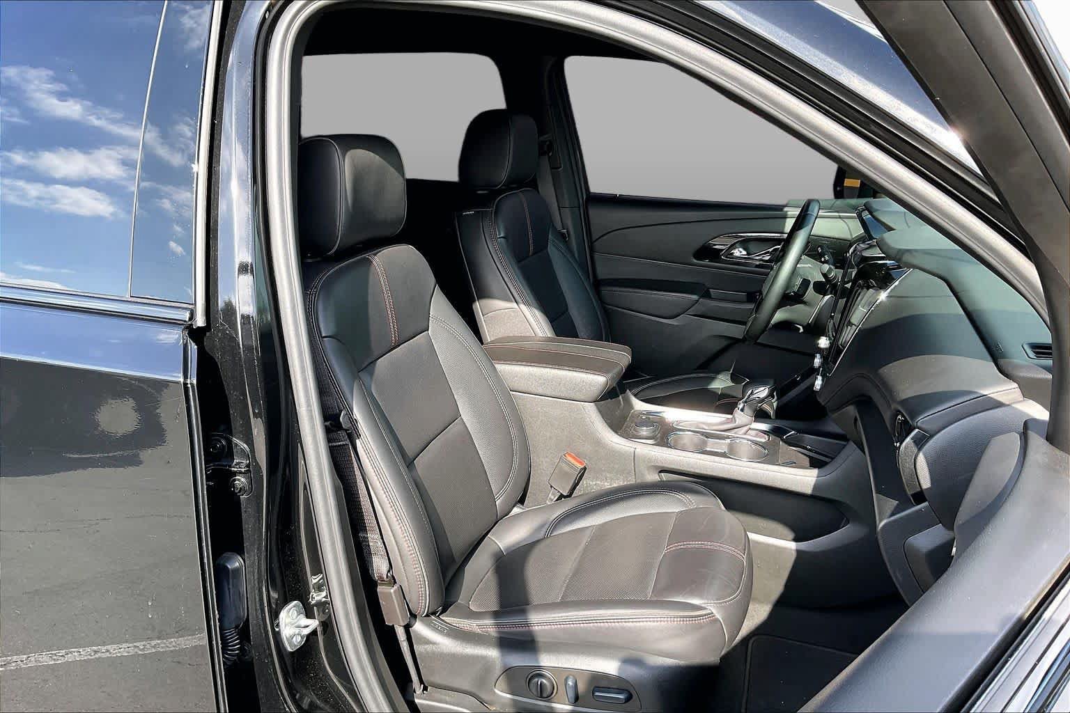 Used 2023 Chevrolet Traverse RS AWD/4WD image 8