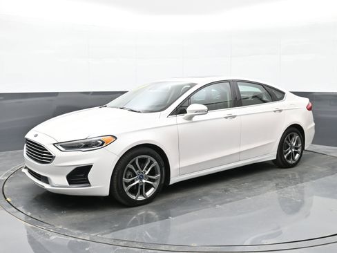 Used 2020 Ford Fusion SEL image 4