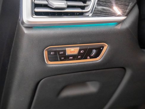 Used 2022 BMW X7 xDrive40i w/ M Sport Package image 19