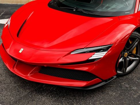 Used 2023 Ferrari SF90 Spider image 10