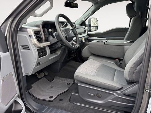 New 2026 Ford F250 XLT w/ XLT Premium Package image 9