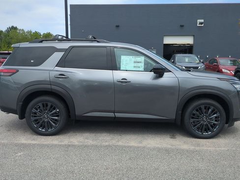 New 2026 Nissan Pathfinder SL w/ SL Premium Package FWD image 2