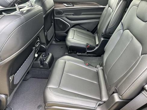 New 2026 Jeep Grand Cherokee L Limited w/ Luxury Tech Group II RWD image 22