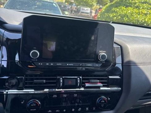 Used 2025 Nissan Pathfinder Rock Creek image 4