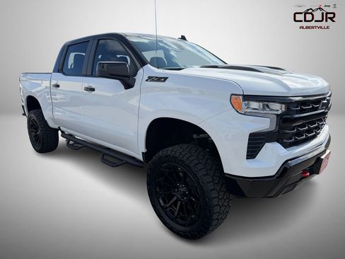 Used 2025 Chevrolet Silverado 1500 LT Trail Boss w/ Convenience Package II image 1