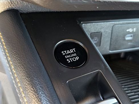 Used 2025 Nissan Kicks SV w/ Illumination Package image 30