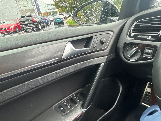 Used 2021 Volkswagen GTI SE FWD image 23
