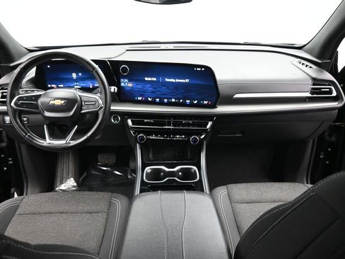 Used 2024 Chevrolet Traverse LT image 18