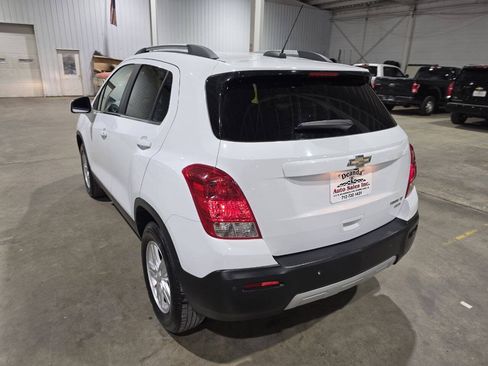 Used 2016 Chevrolet Trax LT w/ LT Convenience Package AWD/4WD image 8