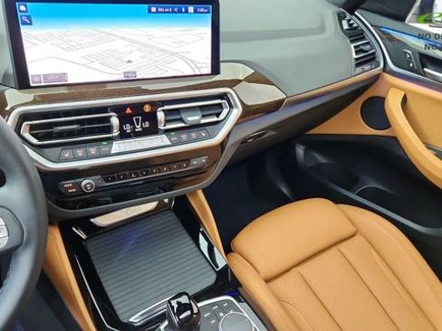 Used 2025 BMW X4 xDrive30i AWD/4WD image 44