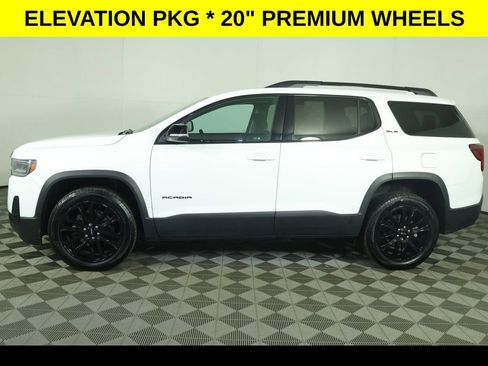 Used 2023 GMC Acadia SLE w/ Driver Convenience Package image 6
