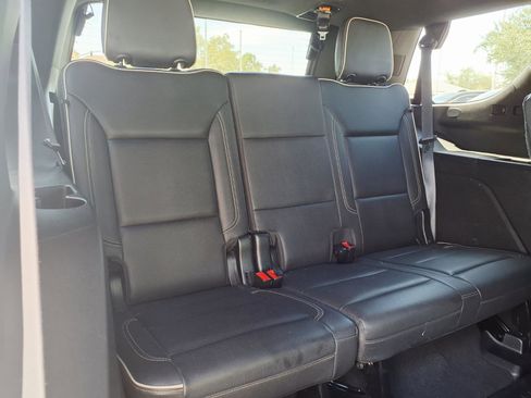 Used 2021 GMC Yukon SLT w/ SLT Luxury Plus Package image 15