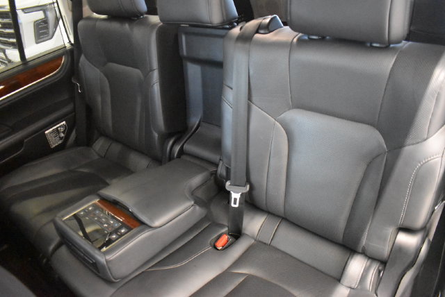 Used 2021 Lexus LX 570 4WD w/ Luxury Package image 7