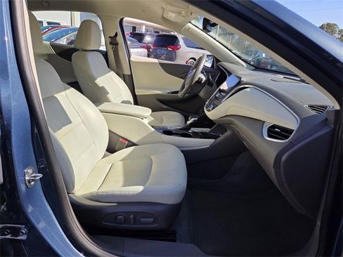 Used 2024 Chevrolet Malibu LT image 25